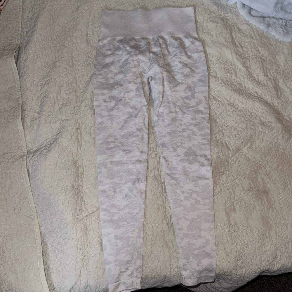 Light grey/ white camo leggings